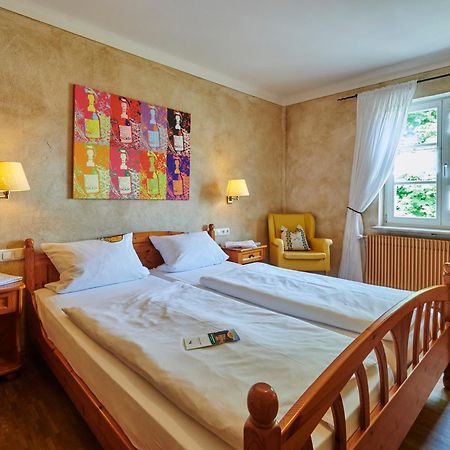 Hotel & Brauereigasthof Drei Kronen Мемелсдорф Екстериор снимка
