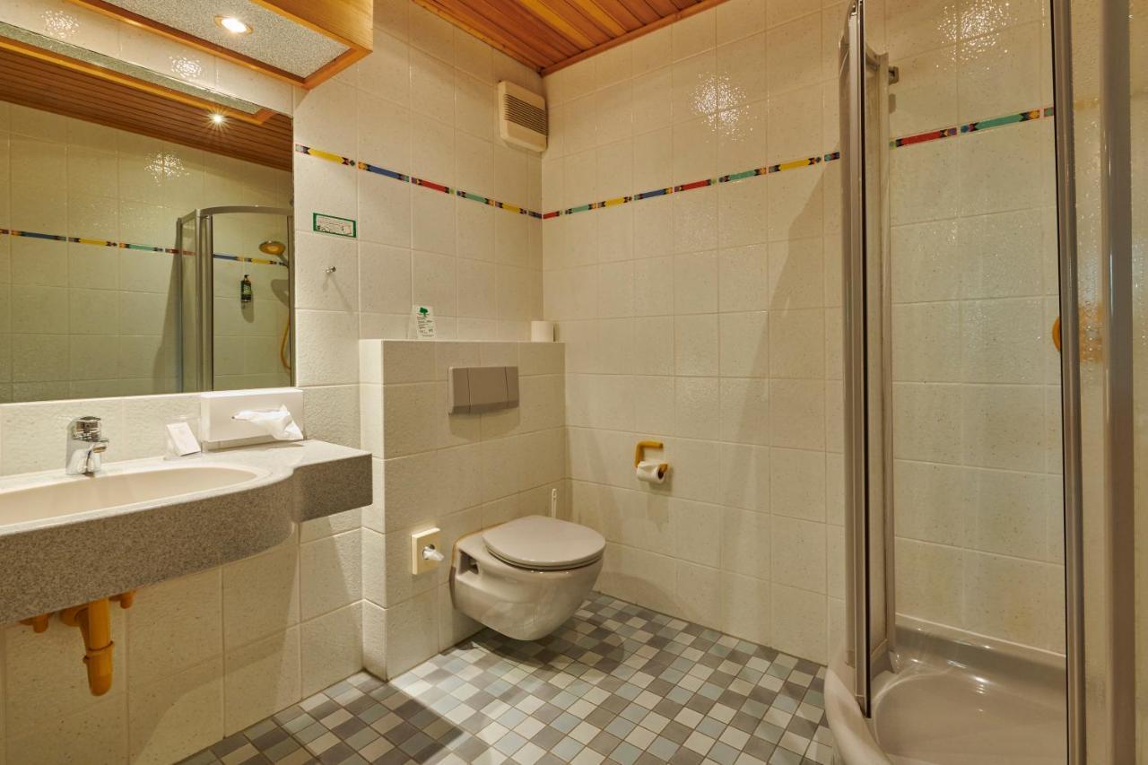 Hotel & Brauereigasthof Drei Kronen Мемелсдорф Екстериор снимка