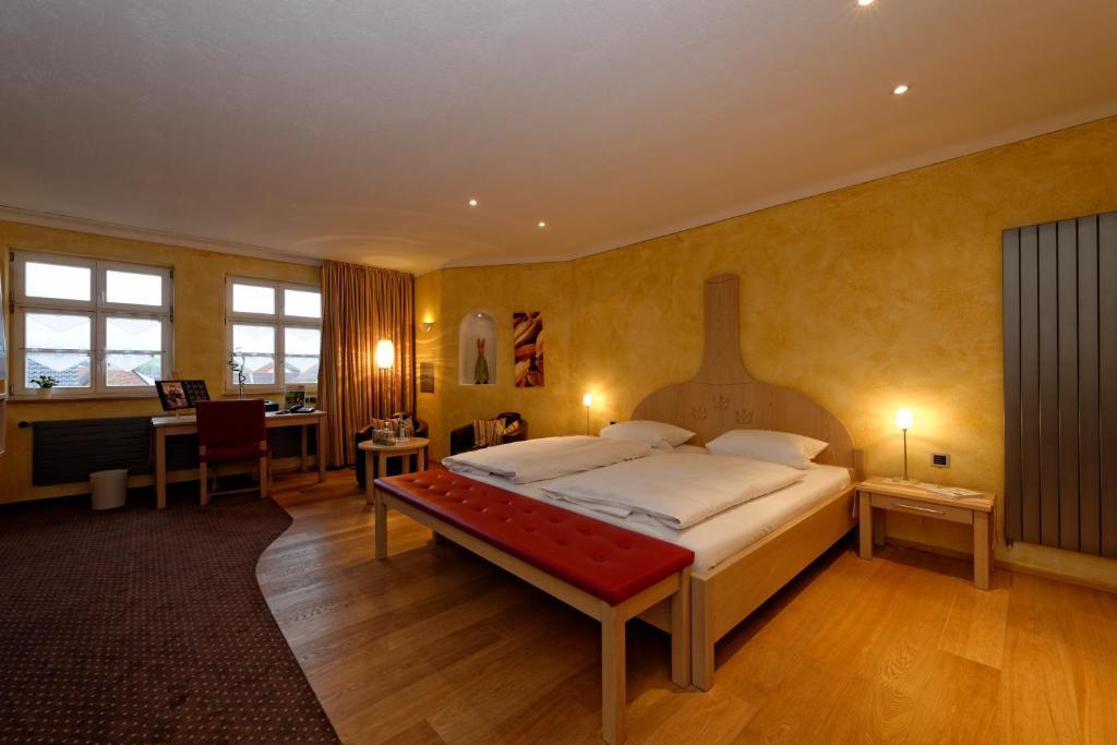 Hotel & Brauereigasthof Drei Kronen Мемелсдорф Екстериор снимка