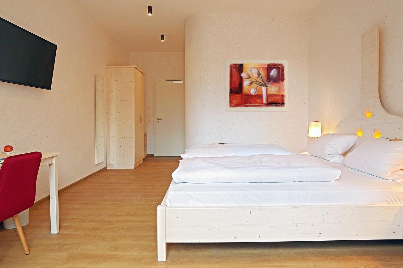 Hotel & Brauereigasthof Drei Kronen Мемелсдорф Екстериор снимка