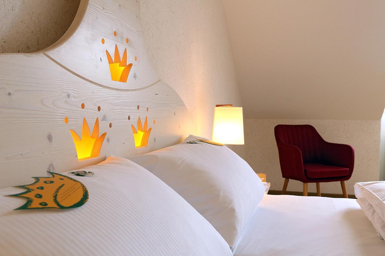 Hotel & Brauereigasthof Drei Kronen Мемелсдорф Екстериор снимка