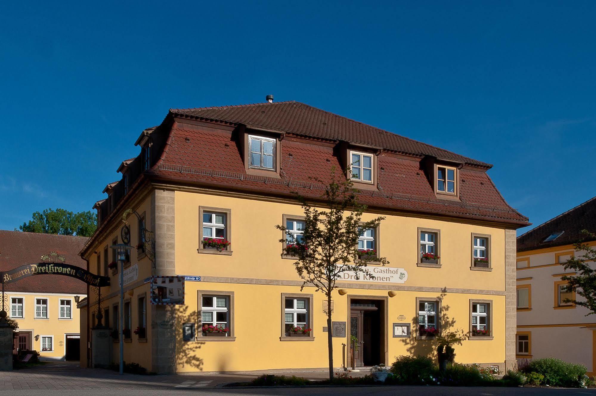 Hotel & Brauereigasthof Drei Kronen Мемелсдорф Екстериор снимка