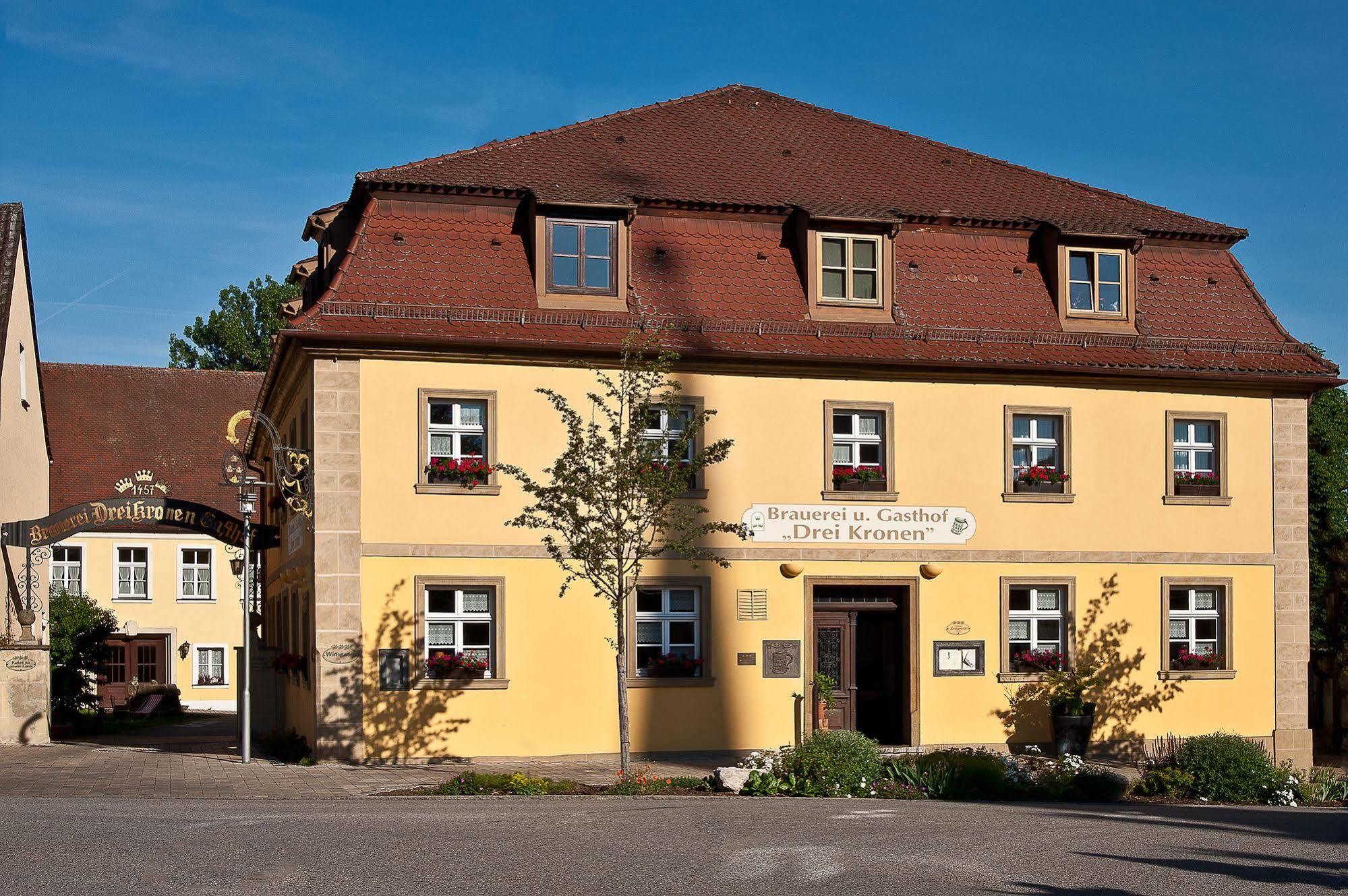 Hotel & Brauereigasthof Drei Kronen Мемелсдорф Екстериор снимка