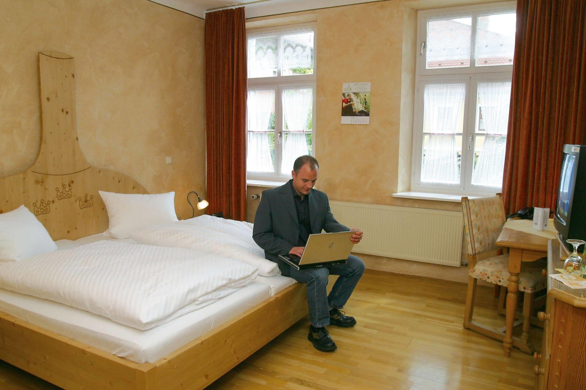 Hotel & Brauereigasthof Drei Kronen Мемелсдорф Екстериор снимка